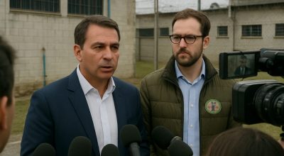 Flávio visita Filipe Martins na prisão e acusa Moraes de comandar “gabinete da perseguição”