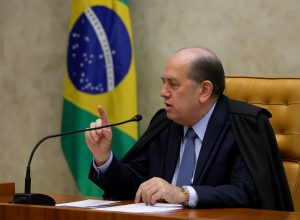 Gilmar Mendes sugere proibição de policiais e militares em gabinetes do STF